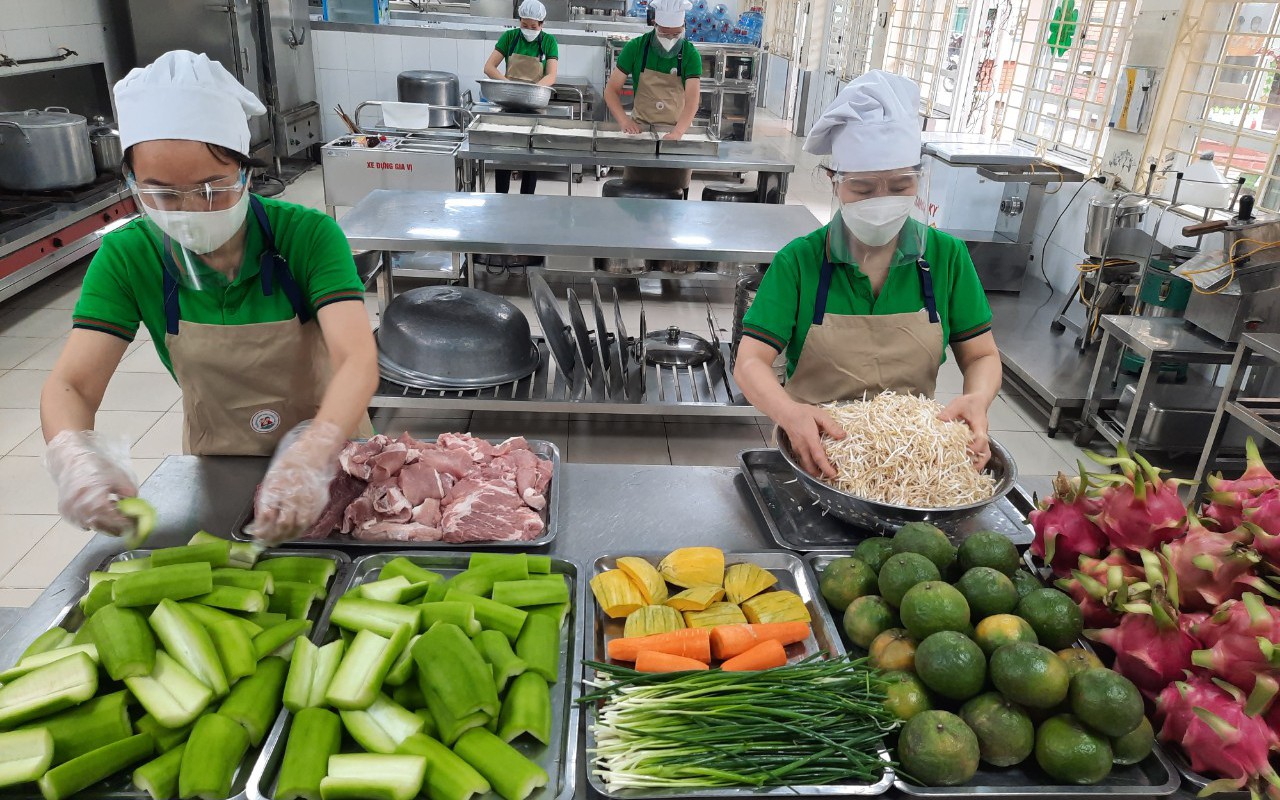 Cách đảm bảo an toàn thực phẩm cho học sinh trong ngày hè- Ảnh 1.