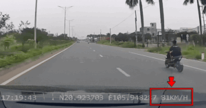 Nam sinh điều khiến xe máy điện ‘vượt mặt’ ô tô chạy hơn 80km/h