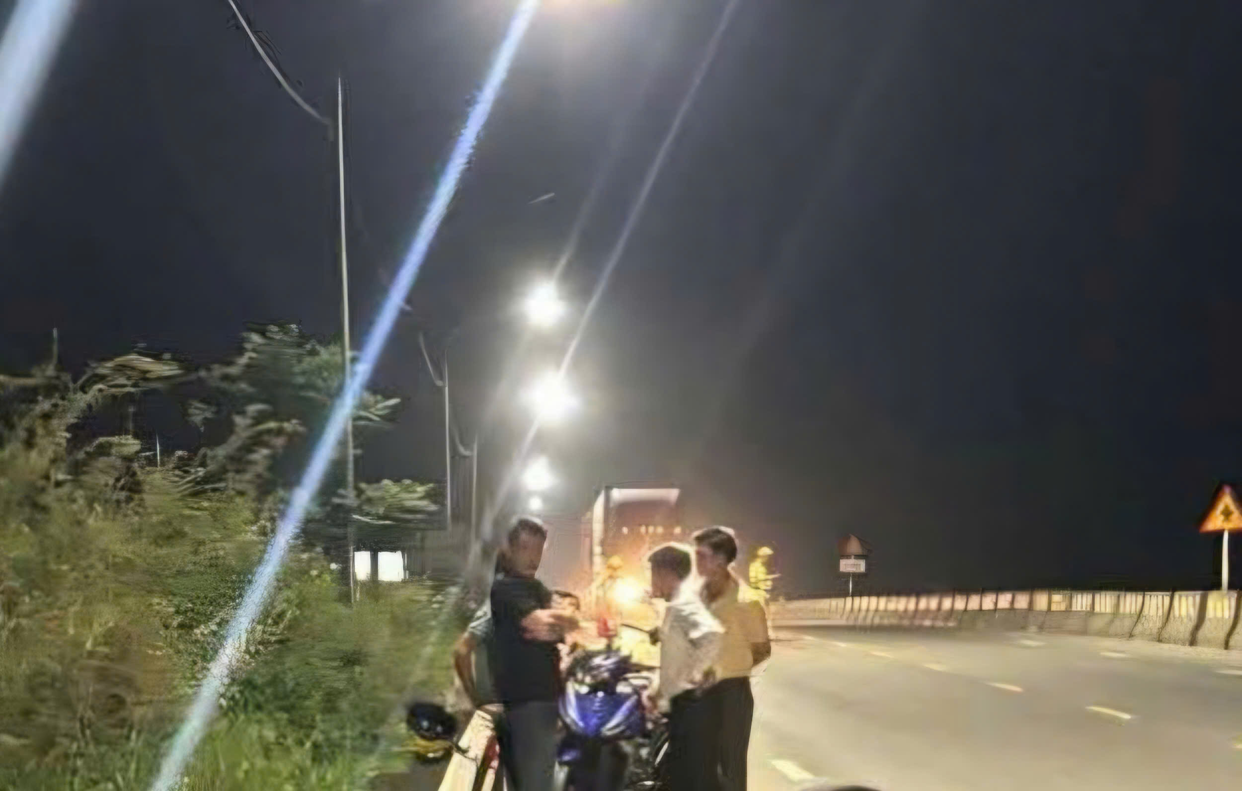 Thai phụ tử vong thương tâm sau tai nạn trên đường tránh Huế- Ảnh 1.