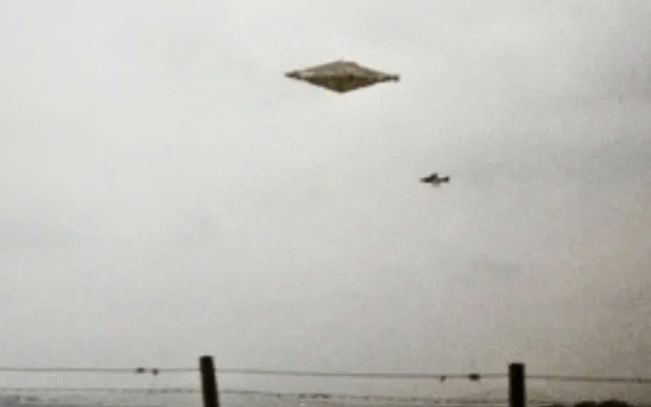 Bí ẩn đằng sau bức ảnh UFO nổi tiếng nhất lịch sử