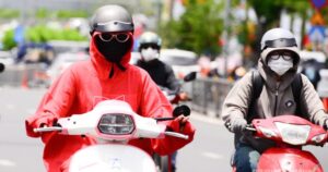 Miền Bắc đang đợt nắng nóng đỉnh điểm, nhiệt độ vượt ngưỡng 38 độ
