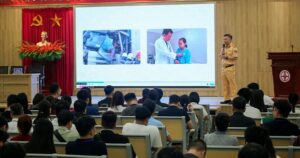 Chiếu video hậu quả tai nạn giao thông tại các điểm công cộng