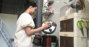 Chủ trọ thu tiền điện quá giá có thể bị phạt tới 30 triệu đồng: Người thuê mong chấm dứt cảnh ‘gánh phí vô lý’