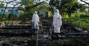 Hiểm họa mới bất ngờ ập xuống các trung tâm điều trị Ebola tại CHDC Congo