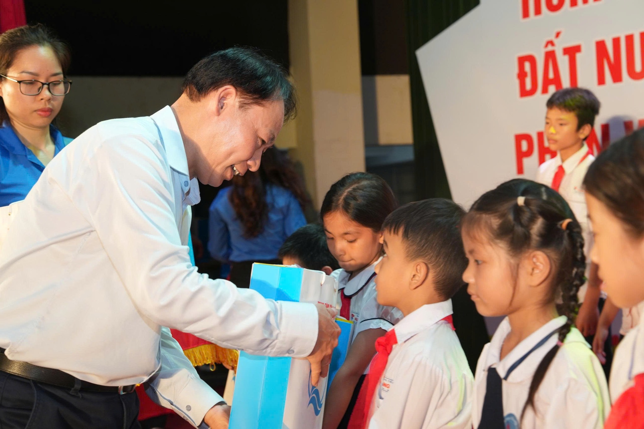Hải Phòng xây dựng môi trường sống an toàn, lành mạnh để trẻ em phát triển toàn diện- Ảnh 4. Hải Phòng xây dựng môi trường sống an toàn, lành mạnh để trẻ em phát triển toàn diện- Ảnh 4.