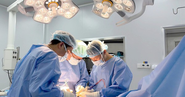 Vinmec Nha Trang trả lại 2 cm chân bị lệch cho nữ du khách Nga nhờ kỹ thuật thay khớp háng được ‘may đo’ bằng công nghệ in 3D