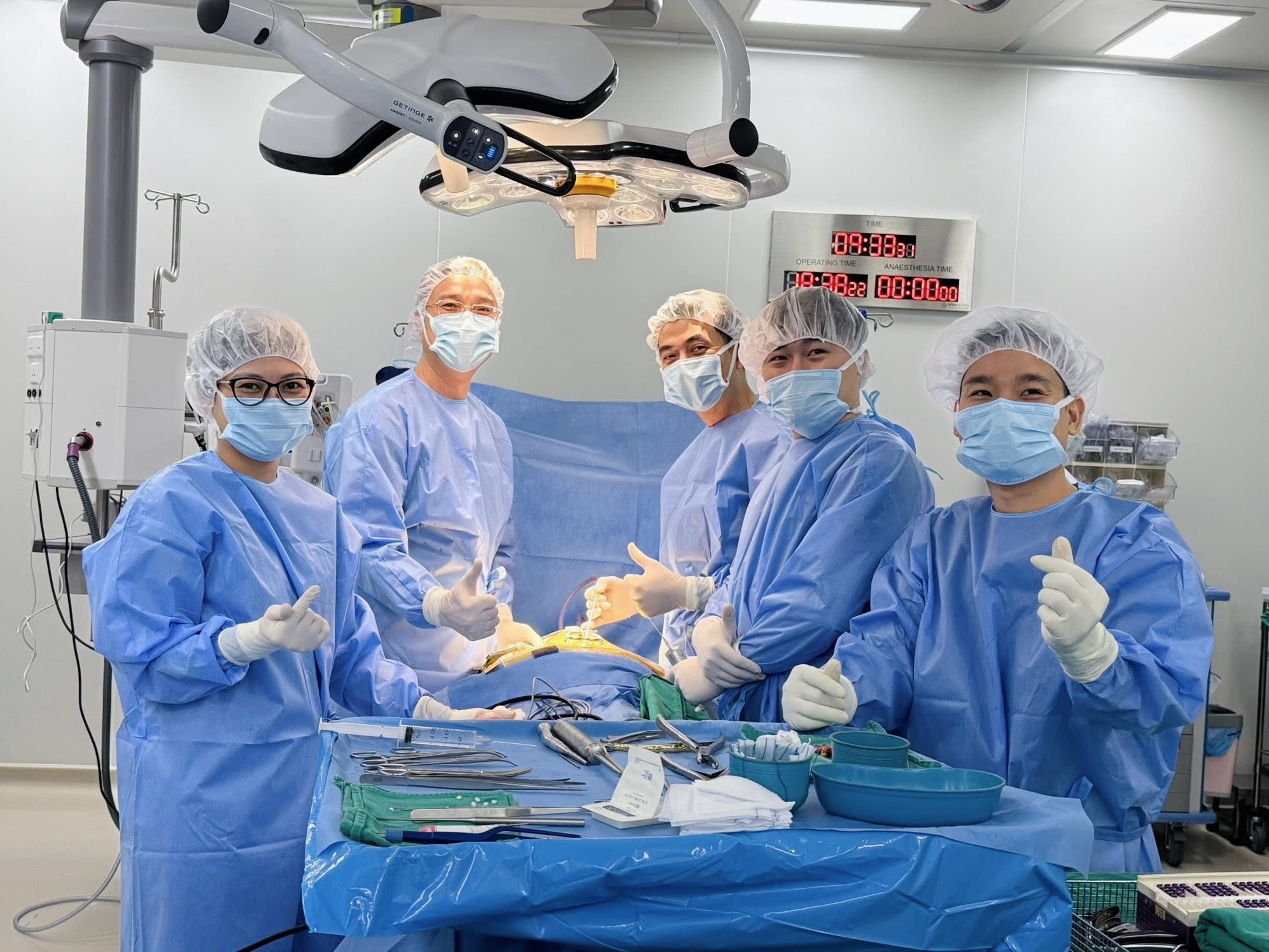 Người ‘giữ nhịp sống’ cho những cột sống bị tổn thương