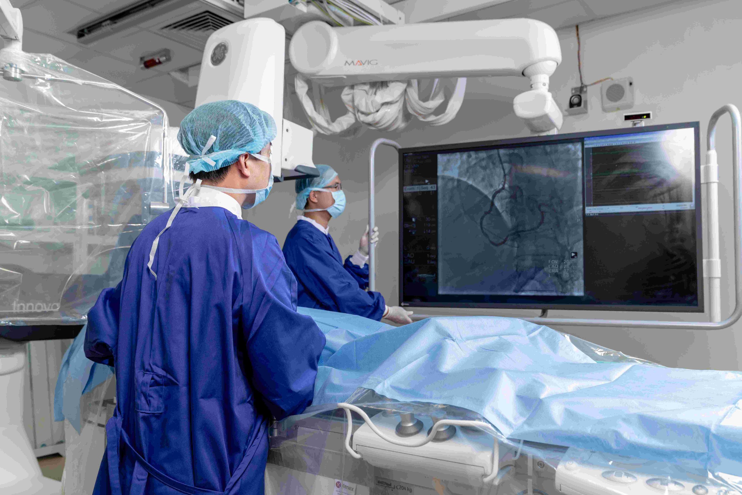 Bác sĩ Vinmec tiết lộ 'yếu tố số 1' quyết định sự sống cho bệnh nhân nhồi máu cơ tim cấp- Ảnh 2. Bác sĩ Vinmec tiết lộ 'yếu tố số 1' quyết định sự sống cho bệnh nhân nhồi máu cơ tim cấp- Ảnh 2.