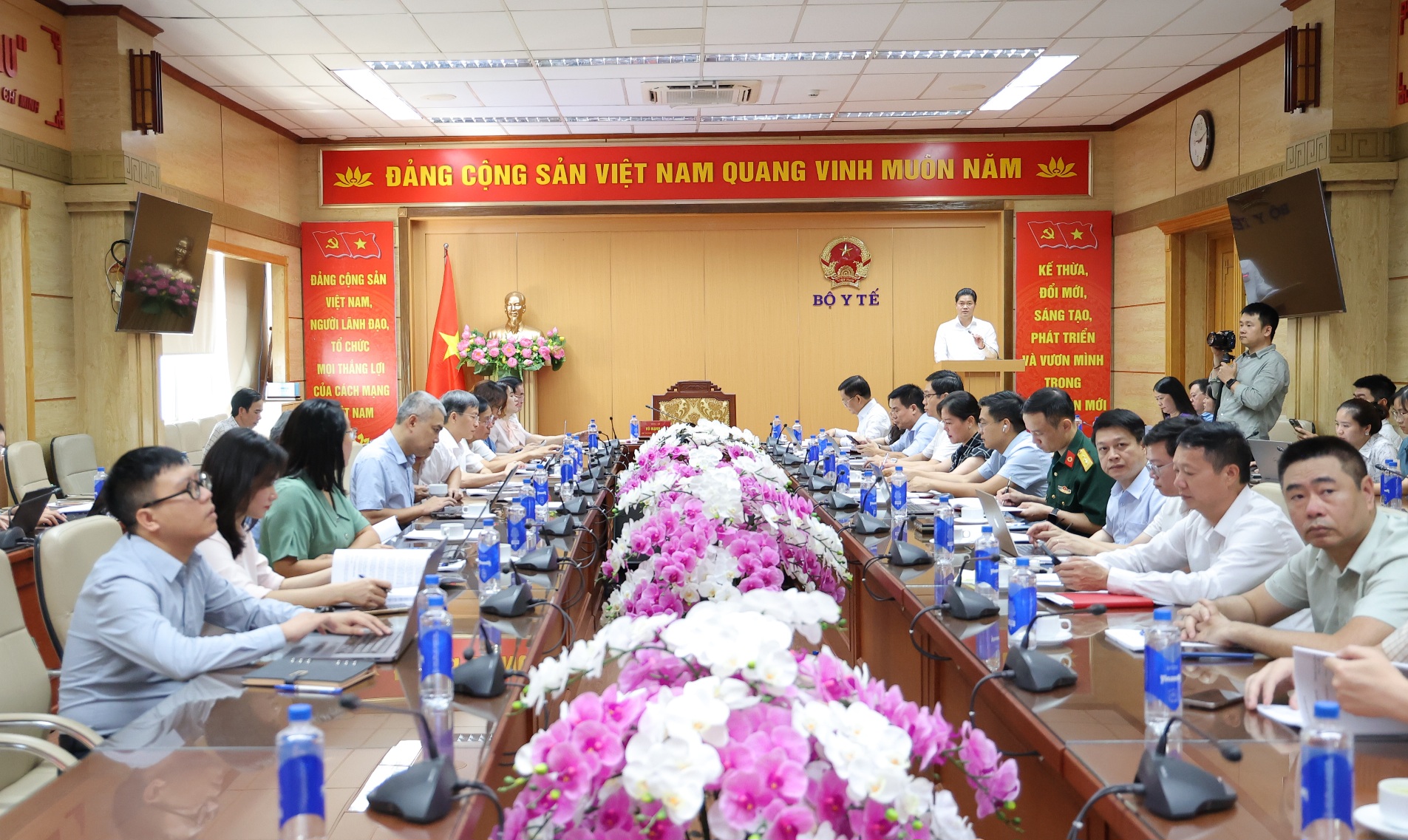 Bộ Y tế hướng dẫn triển khai Luật Phòng bệnh: Đẩy nhanh khám sức khỏe định kỳ, tăng đầu tư y tế dự phòng- Ảnh 5.