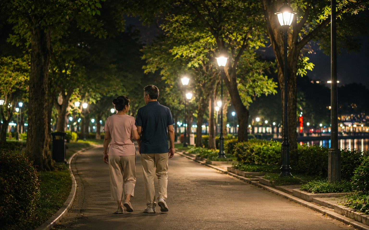 Vì sao đi bộ sau bữa ăn được xem là