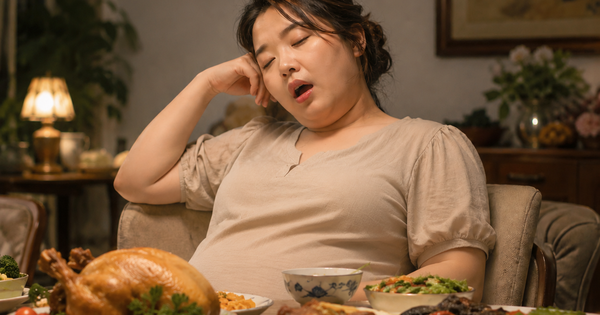 Vì sao vừa ăn xong đã buồn ngủ?