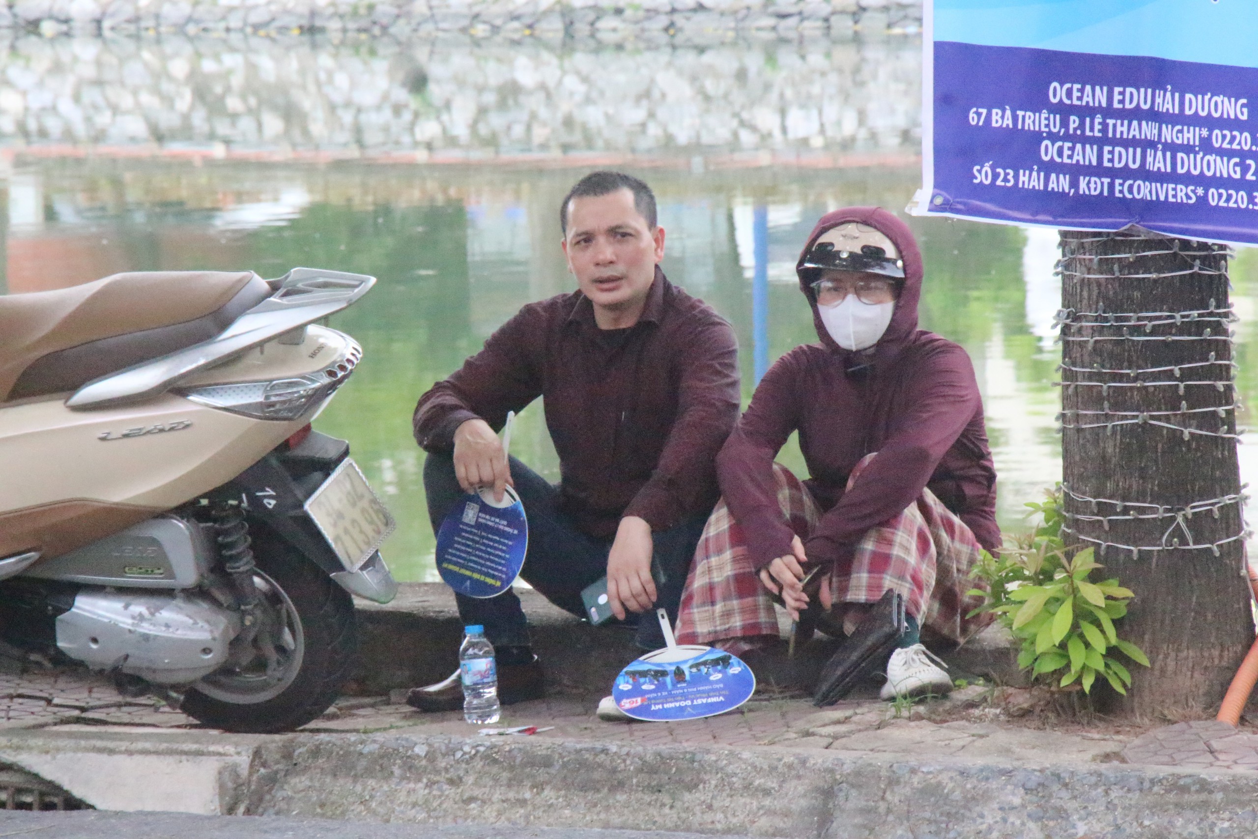 img2187-17802124383942081339721 Hình ảnh đáng yêu tại kỳ thi vào lớp 10 ở Hải Phòng hôm nay- Ảnh 14.