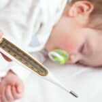 Mùa hè cảnh giác với sốt virus ở trẻ em
