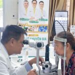Bệnh viện Mắt Á Châu tầm soát bệnh lý mắt cho người dân Long Hải
