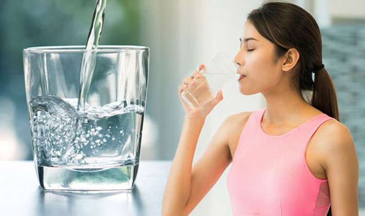 Mề đay dễ bùng phát khi nắng nóng: 3 cách làm giảm ngứa, dịu da- Ảnh 2.