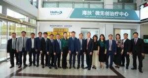 Đoàn công tác Bộ Y tế Việt Nam thăm và làm việc tại Bệnh viện Trung tâm TP Toại Ninh và cơ sở nghiên cứu công nghệ y học siêu âm của Trung Quốc