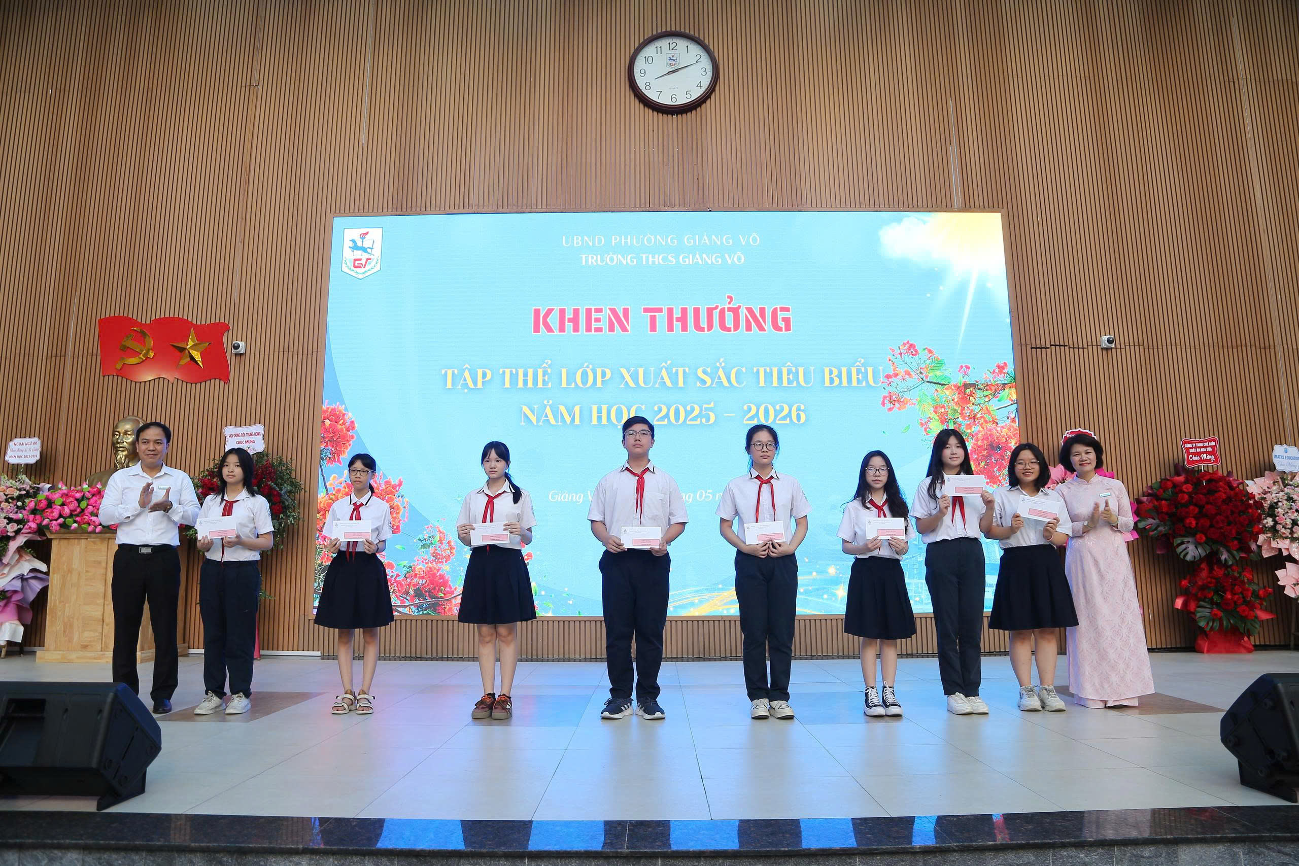 Lời dặn học trò ‘khép lại trang sách’ để mở ra mùa hè trải nghiệm của cô Hiệu trưởng- Ảnh 2.
