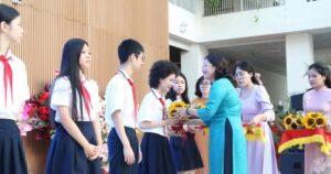 Lời dặn học trò ‘khép lại trang sách’ để mở ra mùa hè trải nghiệm của cô Hiệu trưởng