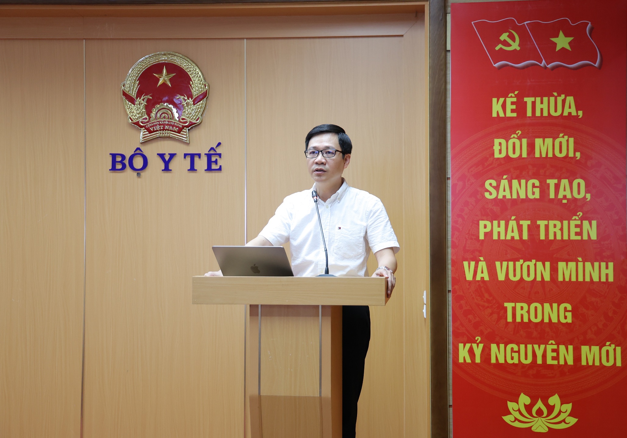 Bộ Y tế hướng dẫn triển khai Luật Phòng bệnh: Đẩy nhanh khám sức khỏe định kỳ, tăng đầu tư y tế dự phòng- Ảnh 4.