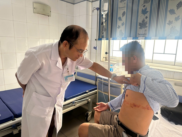 Người đàn ông Hải Phòng mắc zona thần kinh biến chứng nặng do chủ quan- Ảnh 1.