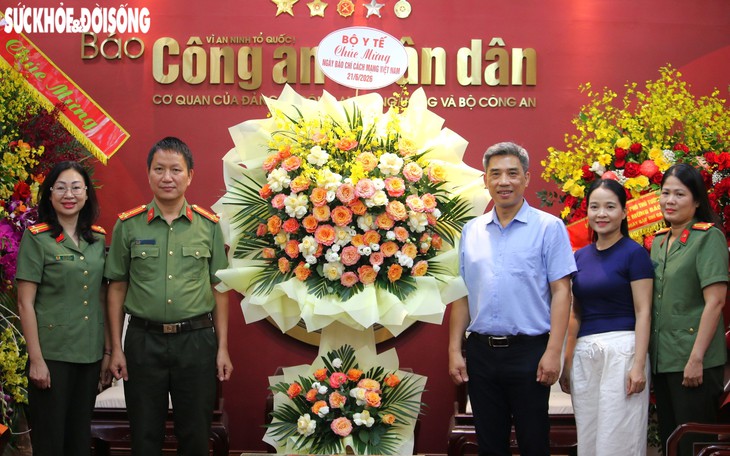 Đoàn đại biểu TPHCM thăm, chúc mừng Báo Sức khỏe và Đời sống- Ảnh 3.