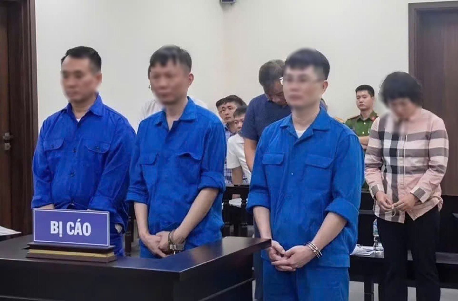 Xét xử cựu chủ tịch phường ở Hà Nội nhận tiền bỏ qua sai phạm xây dựng- Ảnh 2.