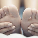 Chân tay lạnh vào mùa hè hãy thử ngay mẹo nhỏ này